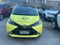 Brugt Toyota Aygo X-play 69 HK (50 kW) 2016 Gul Hatchback