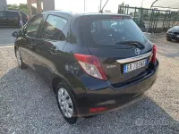 Usata Toyota Yaris Active 69 CV (50 kW) 2013 Nero Utilitaria