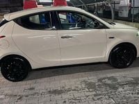 Usata Lancia Ypsilon 69 CV (50 kW) 2016 Bianco Utilitaria