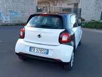 Begagnad Smart ForFour 71 HK (52 kW) 2018 Vit Halvkombi