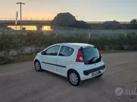 Usata Peugeot 107 68 CV (50 kW) 2010 Bianco Utilitaria