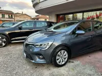 Używany Renault Clio V Business 86 KM (63 kW) 2019 Szary Sedan/Limuzyna