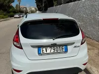Usata Ford Fiesta 97 CV (71 kW) 2014 Bianco Utilitaria
