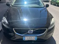 Usata Volvo V40 Momentum 115 CV (84 kW) 2015 Nero Berlina