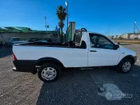 Usata Fiat Strada 84 CV (61 kW) 2009 Bianco Pick-up