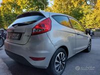 Second-hand Ford Fiesta 60 CP (44 kW) 2010 Argintiu Hatchback