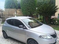 Usata Lancia Ypsilon Gold 69 CV (50 kW) 2019 Grigio Utilitaria