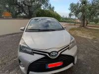 Usata Toyota Yaris Hybrid Active 75 CV (55 kW) 2015 Berlina