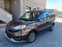 Usata Fiat Doblò Trekking 120 CV (88 kW) 2016 Marrone Monovolume