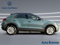 Usata VW T-Roc Life 116 CV (85 kW) 2024 Petroleum blue metallizzato ne SUV