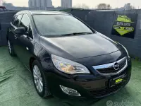 Usata Opel Astra 110 CV (80 kW) 2012 Nero Station wagon