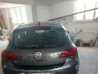 Usata Opel Astra 60 CV (44 kW) 2011 Grigio Berlina