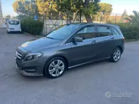 Usata Mercedes B180 Executive 109 CV (80 kW) 2019 Grigio Utilitaria