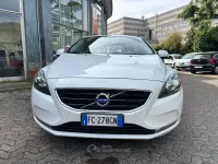 Usata Volvo V40 120 CV (88 kW) 2015 Bianco Berlina