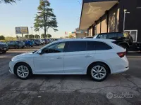 Käytetty Skoda Octavia Style 150 HP (110 kW) 2022 Valkoinen Farmari