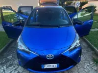 Usata Toyota Yaris Hybrid Edition 73 CV (53 kW) 2017 Blu/azzurro Berlina