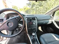 Usata Mercedes B180 109 CV (80 kW) 2007 Grigio Monovolume