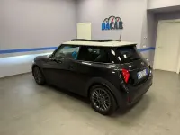 Usata Mini Cooper Classic 204 CV (150 kW) 2024 Midnight black ii Utilitaria