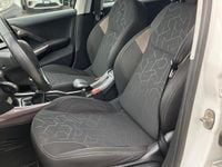 Usata Peugeot 2008 Active 100 CV (73 kW) 2015 Bianco SUV