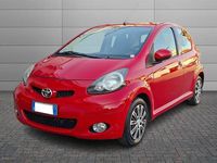 Begagnad Toyota Aygo 68 HK (50 kW) 2011 Röd Halvkombi