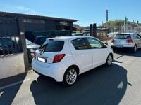 Usata Toyota Yaris Hybrid 75 CV (55 kW) 2014 Bianco Berlina