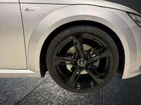 Usata Audi TT Roadster S-line plus 184 CV (135 kW) 2016 Argento Cabrio