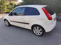Usata Ford Fiesta Titanium 79 CV (58 kW) 2006 Utilitaria