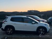 Usata Peugeot 2008 Active 99 CV (72 kW) 2018 Bianco SUV
