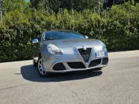 Usata Alfa Romeo Giulietta Exclusive 170 CV (125 kW) 2012 Grigio Utilitaria