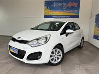 Usata Kia Rio Active 75 CV (55 kW) 2014 Bianco Berlina