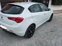 Usata Alfa Romeo Giulietta Distinctive 120 CV (88 kW) 2015 Bianco Utilitaria