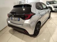 Usata Toyota Yaris Hybrid Lounge 129 CV (94 kW) 2024 Argento Berlina