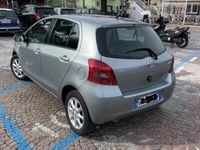 Usata Toyota Yaris 90 CV (66 kW) 2008 Grigio Utilitaria