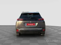Usata Peugeot 2008 Allure 101 CV (74 kW) 2022 Grigio SUV