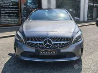 Usata Mercedes A180 122 CV (89 kW) 2017 Grigio Utilitaria