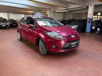 Usata Ford Fiesta 82 CV (60 kW) 2010 Grigio Utilitaria