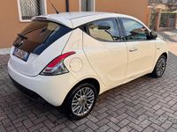 Usata Lancia Ypsilon 69 CV (50 kW) 2012 Bianco Utilitaria