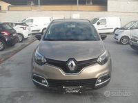 Usata Renault Captur Zen 90 CV (66 kW) 2016 Grigio SUV