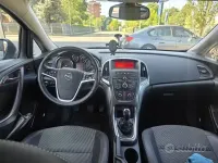 Usata Opel Astra Cosmo 125 CV (91 kW) 2011 Nero Station wagon