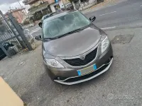 Usata Lancia Ypsilon Gold 69 CV (50 kW) 2018 Grigio Utilitaria