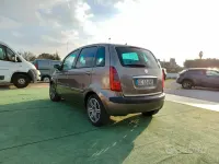 Usata Lancia Musa 90 CV (66 kW) 2006 Marrone Monovolume