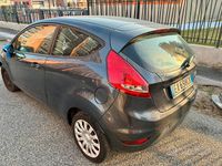Usata Ford Fiesta 97 CV (71 kW) 2009 Grigio Berlina