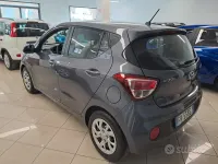 Begagnad Hyundai i10 Comfort 69 HK (50 kW) 2018 Grå Halvkombi