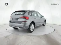 Usado Skoda Kamiq Ambition 95 CV (69 kW) 2023 Gris SUV