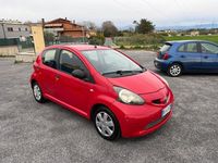 Usata Toyota Aygo 67 CV (49 kW) 2011 Rosso Utilitaria