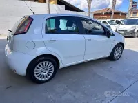 Begagnad Fiat Punto Lounge 75 HK (55 kW) 2013 Vit Halvkombi