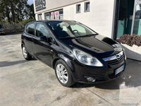Usata Opel Corsa Cosmo 90 CV (66 kW) 2009 Nero Utilitaria