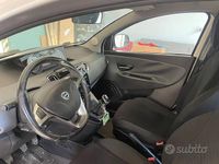 Usata Lancia Ypsilon Gold 80 CV (58 kW) 2014 Bianco Utilitaria