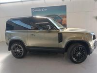 Käytetty Land Rover Defender SE Dynamic 200 HP (147 kW) 2024 Vihreä Katumaasturi