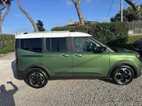 Usata Ford Tourneo 124 CV (91 kW) 2024 Verde Monovolume